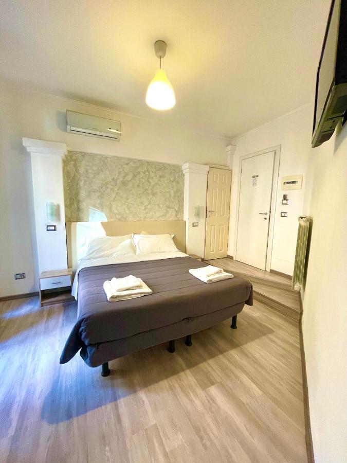 B&B A Home In Рим Экстерьер фото